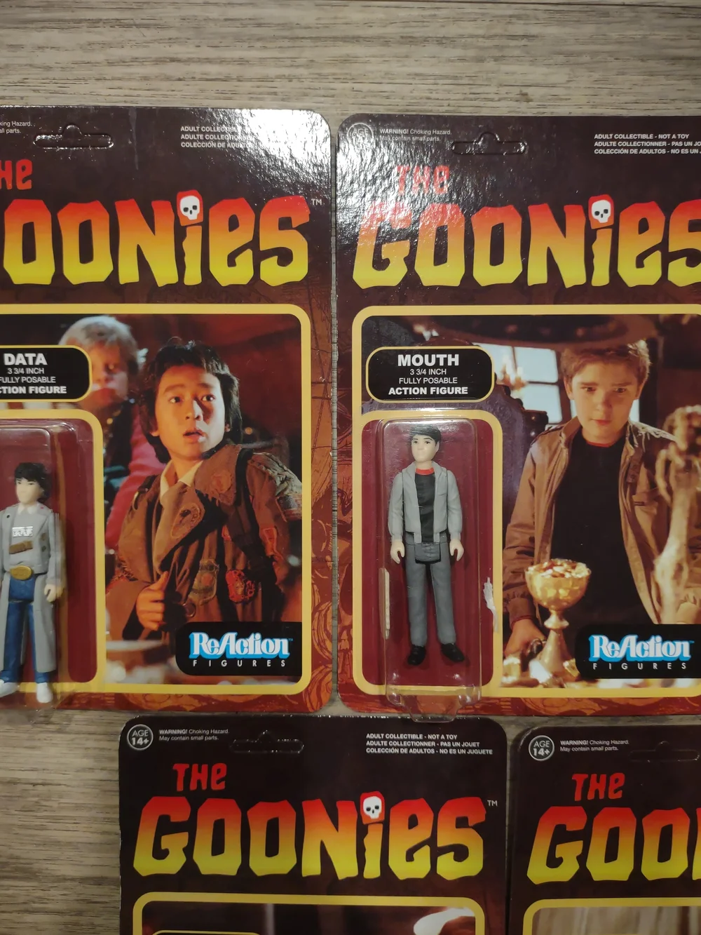 Action Figure Costume Set - Brown & Red